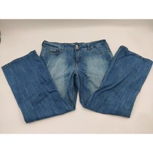 Levis 526 Slender Bootcut Jeans Womens 14M‎ Medium Wash Flap Pocket Denim Pants